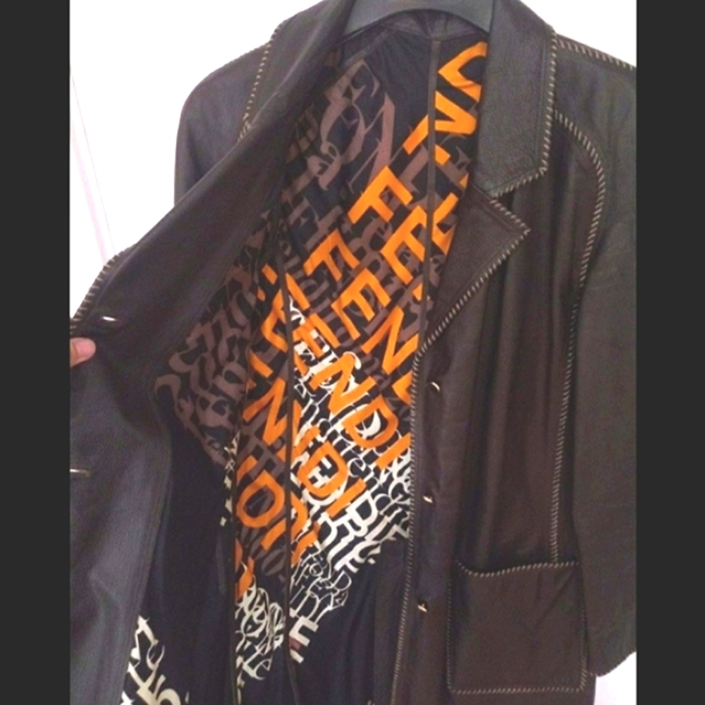 Rare Fendi coat - Picture 6 of 15